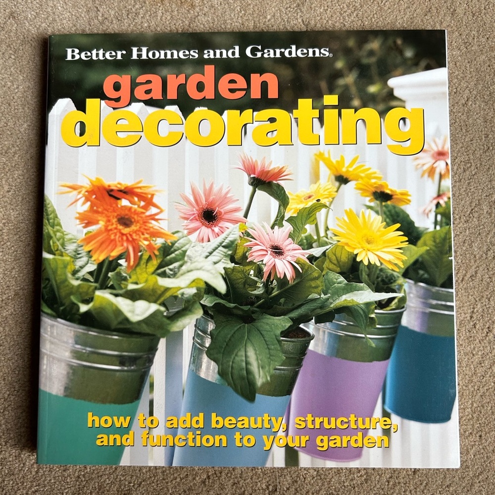 NWOT Amazing Coffee Table Book Better Homes andGardens “Garden Decorating”